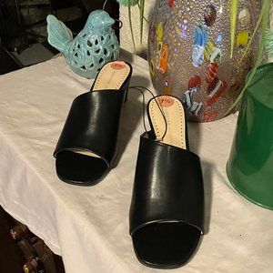 Cool mules! Adrienne Vittadini NWT size 7 1/2